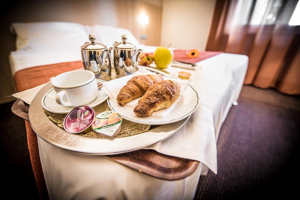 Luisa Hotel 3*